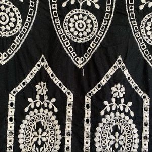 GAP Tops - GAP eyelet embroidered black & white top GAP Tops - GAP eyelet embroidered black & white top